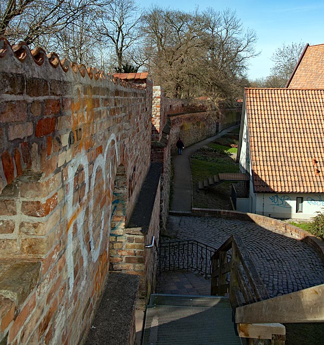 Rostock - Stadtmauer am Kloster zum Heiligen Kreuz