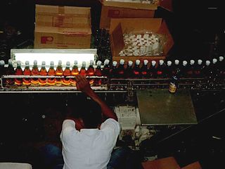 Dominikanische Republik - Kontrolle in der Rumfabrik