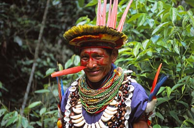 Ecuador - Alberto ist vom Cofan-Stamm, einer der letzten Schamanen der Gegend, der Heiler der letzten Eingeborenen