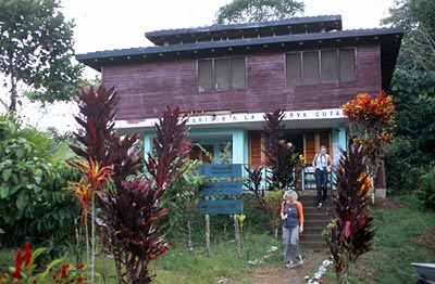Ecuador - Verwaltungsgebäude im Cuyabeno-Schutzgebiet