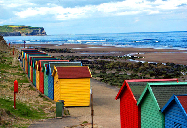 Whitby - England - Badehäuschen an den Whitby Sands