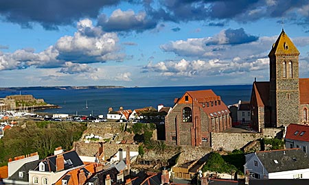 Guernsey - Blick von den Constitution Steps auf St. Peter Port