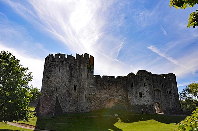 Wales - Der Himmel über Chepstow Castle