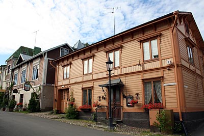 Finnland - Typische Holzhäuser in Naantali