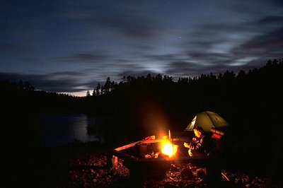 Finnland Bärenrunde Lagerfeuer