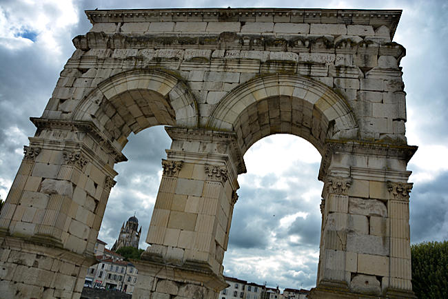 Frankreich - Flow Velo - Arc de Germanicus in Saintes