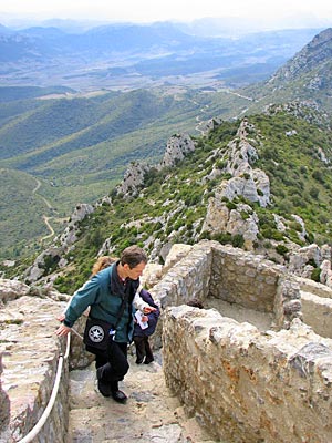 Frankreich - Aufstieg auf die Burg von Quéribus