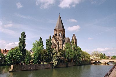 Metz - Insel mit Kirche