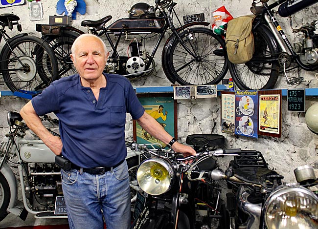 Frankreich - Entrevaux - Michel Lucani vom Musée de la moto