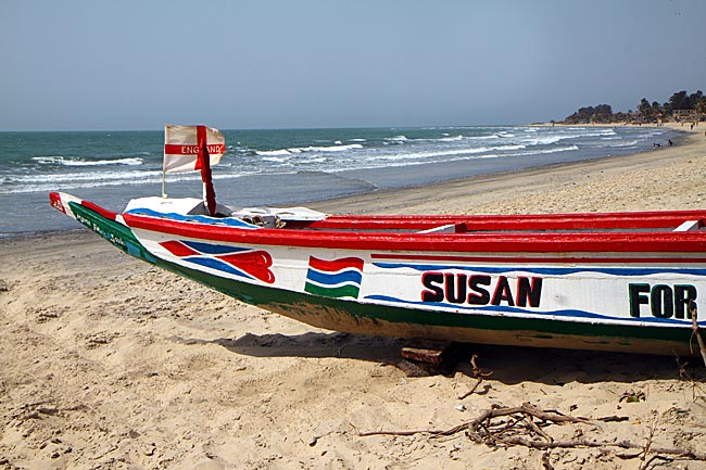 Gambia - Strand an der Atlantikküste in Gambia bei Serrekunda