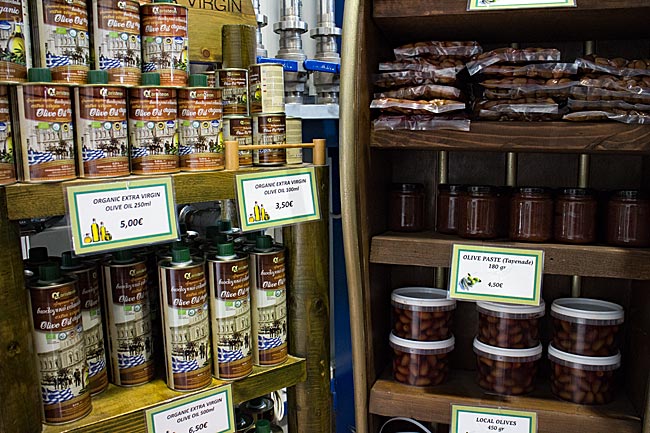 Zakynthos, Ionische Inseln, Griechenland - Angebotsauswahl im Aristeon Olive Oil Press Museum
