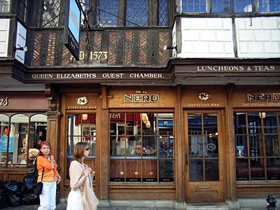 England - Canterbury - historische Bauten in der High Street