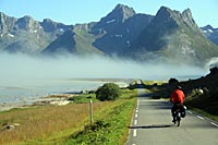 Am Fue des Luchses. Radfahren auf den Lofoten