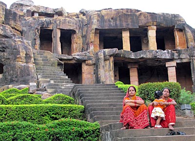 Indien - Orissa - die Udayagiri und Khandagiri Sandsteinhöhlen
