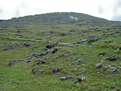 Irland: Spärlich sind die Flanken und Höhen der Caha Mountains bewachsen