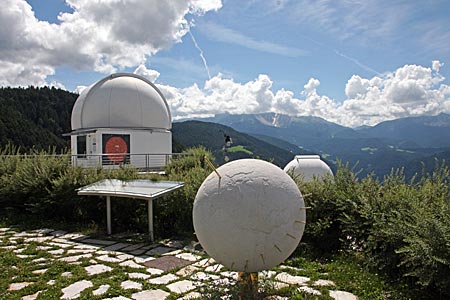 Italien - Südtirol - Die Sternwarte hoch über dem Tal in Obergummern