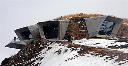 Südtirol in Italien - Kronplatz: Perfekt in den Berg eingefügt, das MMM Corones