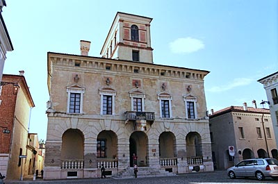 Italien - Sabbioneta - Bescheidener Sitz des Herrschers einer Idealstadt: Herzogpalast in Sabbioneta