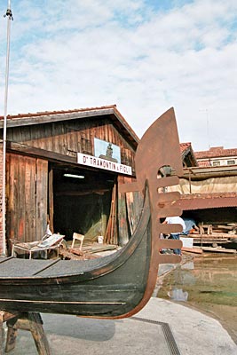 Italien - Gondelbau in Venedig - Ferro