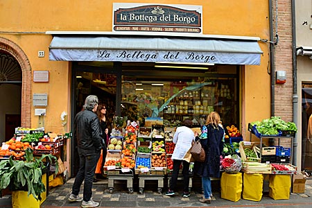Italien - in den Gassen von Santarcangelo