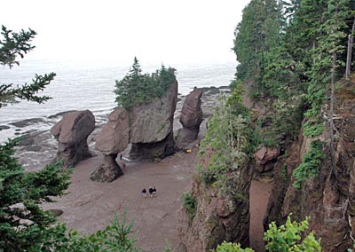Kanada - Akadien - "Versteinerte Sklaven": Felsen in der Bay of Fundy