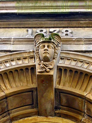 Kanada - Saint John - Götterbote Hermes schmückt das alte Postamt in Prince William Street