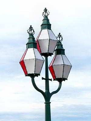 Kanada - Saint John - The Three Sisters Lamp, seit 1848 eine „Landmarke“ am Ende der Prince William Street