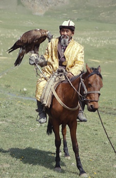 Kirgisien Tien-Shan Reiter mit Adler