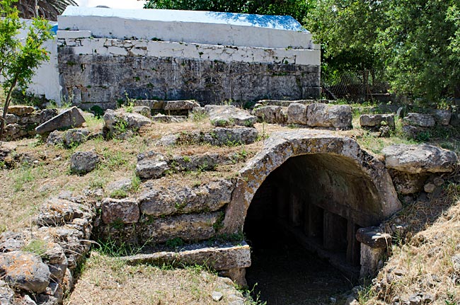 Griechenland - Kos - Pyli - Grab des Harmylos