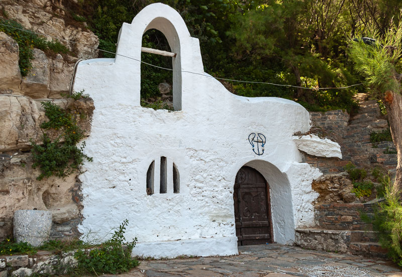 Kirche am Voulismeni-See in Agios Nikolaos