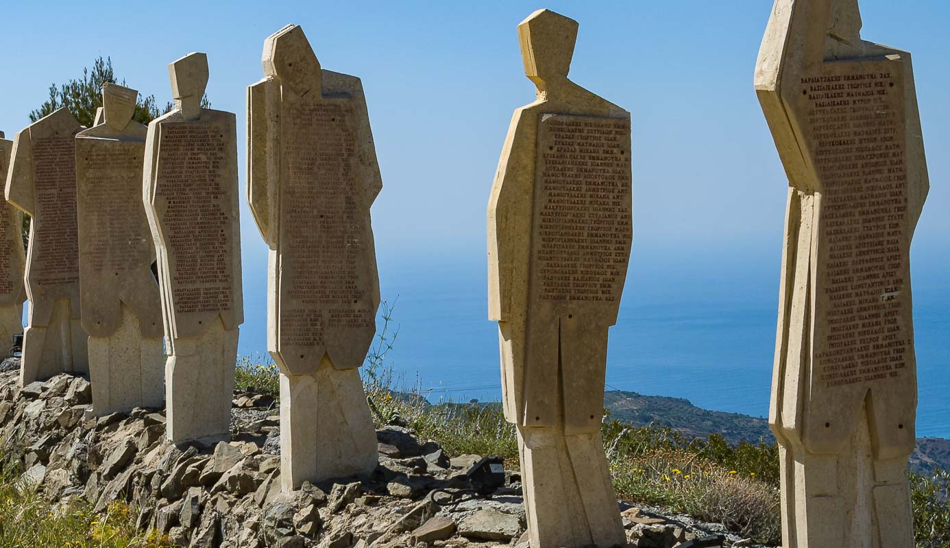 Denkmal für die von den Deutschen ermordeten Kreter vor Ano Vianos