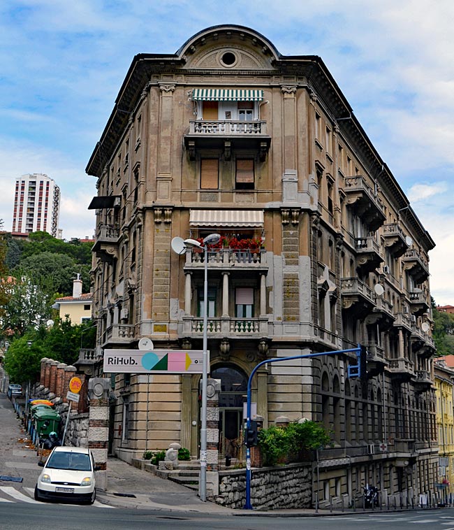 Kroatien - Rijeka - Renovierter Altbau: Das RiHub genannte Gebäude ist Anlaufstelle für Kulturhauptstadt-Interessierte