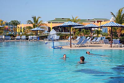 Kuba - Hotel mit Swimming-Pool