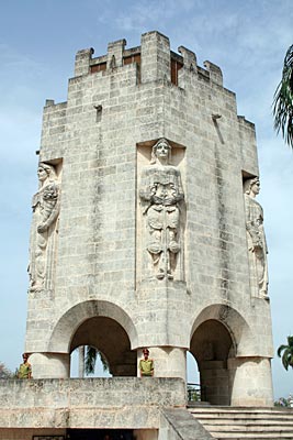 Kuba - Santiago de Cuba - Das Ehrenmal für den Freiheitskämpfer und Dichter Jose Marti