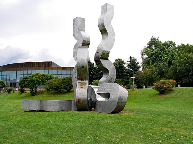 Österreich - Linz  - Skulptur im Donau-Park