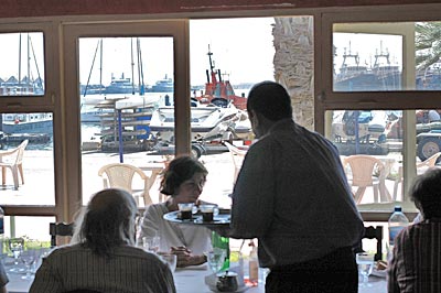 Marokko - Agadir - Im Restaurant du Port