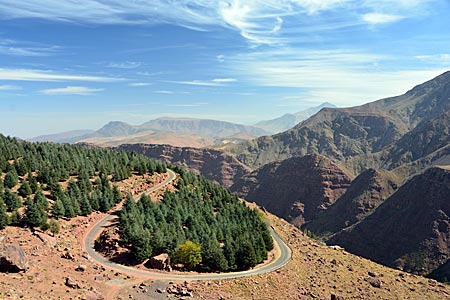 Marokko - berauschende Abfahrt von Oukaimeden nach Tafza im Ourika-Tal durchs Atlasgebirge mit fantastischen Ausblicken