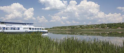 Moldawien - Ausflugsdampfer Moskwa auf dem Dnestr (Nistru) - Fluss