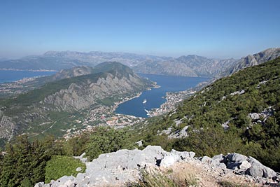 Montenegro - Blick auf die Bucht von Kotor