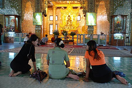 Myanmar - Frauen in Yangon