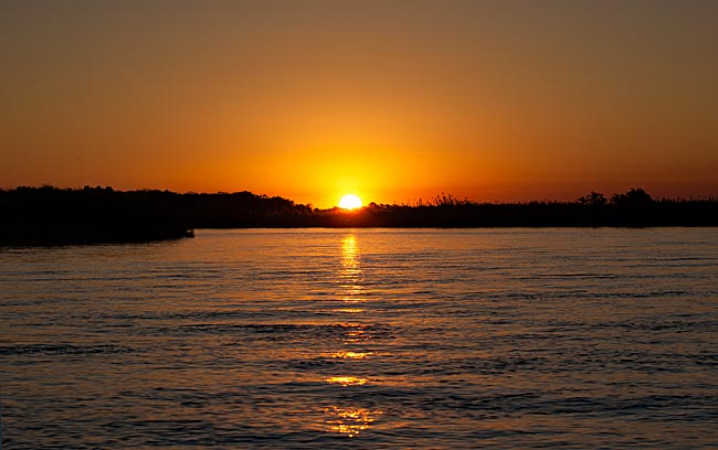Botswana - Sonnenuntergang auf dem Okavango