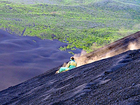 Nicaragua - Sandboarding auf Vulkanasche auf dem Cerro Negro