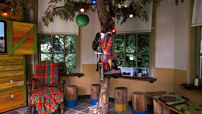 Arnhem - Niederländisches Freilichtmuseum - Besuch im Teepavillon, um der Geschichte der Sklaverei auf den Grund zu gehen