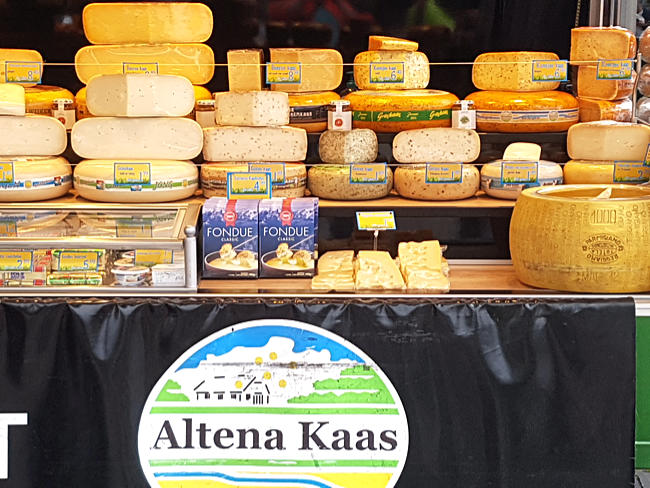Arnheim - Käse, Käse, Käse auf dem Markt in der Stadt