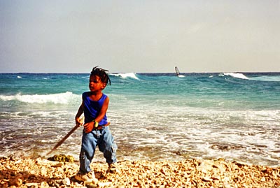 ABC-Inseln - Bonaire - Junge am Strand
