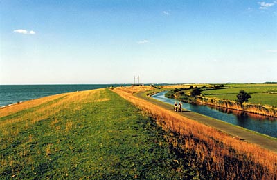 Niederlande - Deich in Friesland