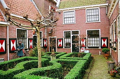 Niederlande - Hofje in Haarlem