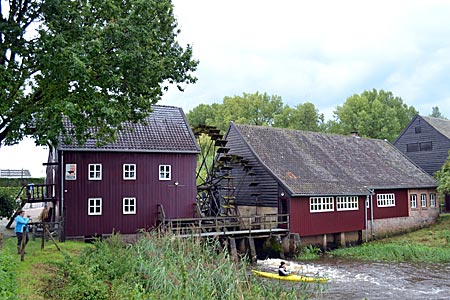 Niederlande - Nord-Brabant - Van-Gogh-Motiv: In der Wassermühle von Opwetten an der Dommel in Nuenen befindet sich heute ein Ausflugslokal