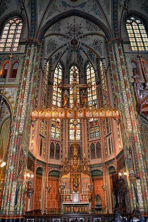 Utrecht - Üppiges Dekor: Blick in den am reichsten dekorierten Kirchenraum der Niederlande. Ein Werk aus dem späten 19. Jahrhundert