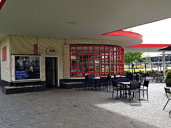 Eine Architekturikone der 1930er Jahre - die Tankstelle von Venlo, Niederlande